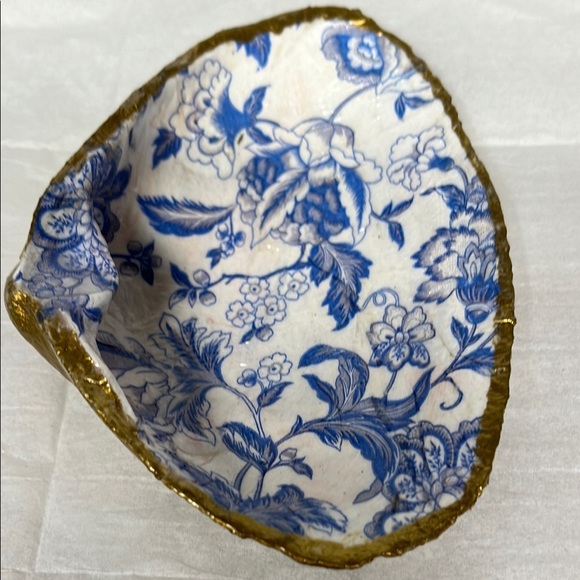 Hand Crafted Decoupage Shell Floral Decorative Trinket Dish - Picture 4 of 12